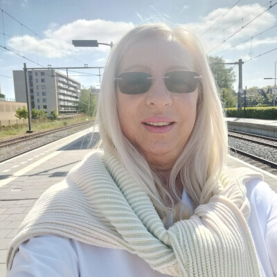 Stoyna zoekt een Kamer / Studio / Appartement in Utrecht